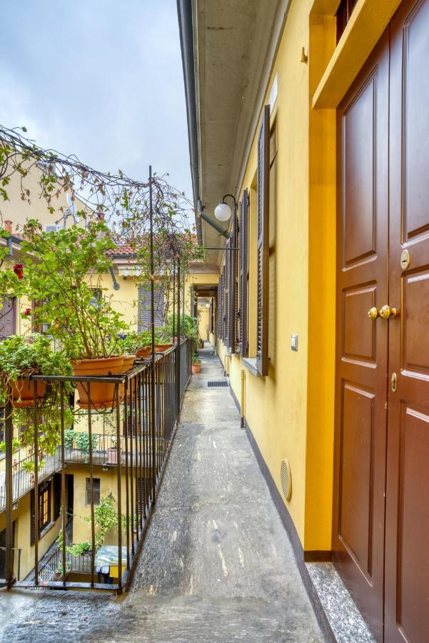 Navigli Top Floor Apartment 15 Mins From Duomo Milan Bagian luar foto