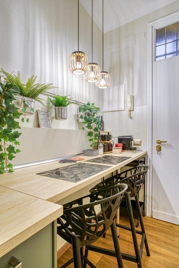 Navigli Top Floor Apartment 15 Mins From Duomo Milan Bagian luar foto